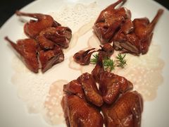 脆皮乳鸽-新荣记(BFC外滩金融中心店)