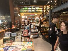 -半山书局(新世纪商城店)
