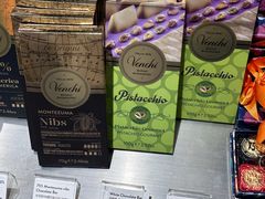 -VENCHI 闻绮(北京国贸商城店)