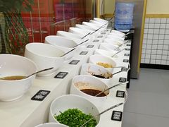 自助调料区-逸山伍自转小火锅(纺织品店)