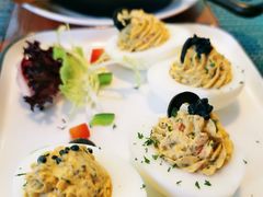 酿鸡蛋沙拉配鱼子酱-帕歌西班牙餐厅paco tapas