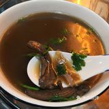 去火锅店不吃火锅，吃砂锅粉丝煲[调皮]