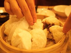 蜜汁叉烧包-点都德(盘福楼店)