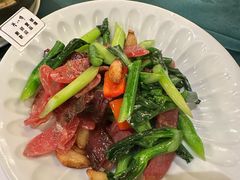 怀旧家乡腊味炒芥兰-誉八仙粤菜(万象天地店)
