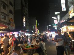 -六合夜市