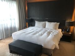 -上海滴水湖皇冠假日酒店