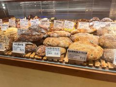 -天井·丑面包搭咖啡
