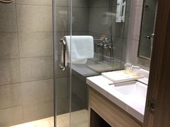 -维也纳酒店(成都春熙路李家沱地铁站店)
