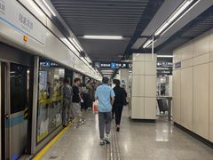 -陆家浜路(地铁站)