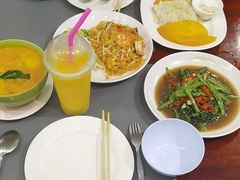 -Ed's Eating House - Family Restaurant