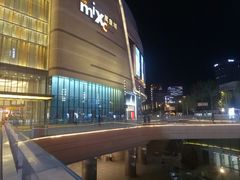 -新百广场(地铁站)