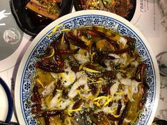 -桂二老坛酸菜鱼(三街两巷店)