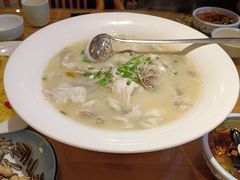 -严记小天府酸菜鱼(西四路店)