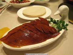 -六和聚传统烤鸭.天津菜(和平店)