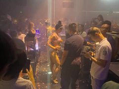 -欧米亚派对酒吧(绵阳店)