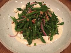 -ROAST coffee & eatery