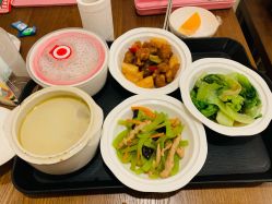 -堃腾月子会所
