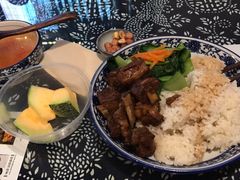 -蜗牛小馆醉乡民谣云南菜(惠新西里店)