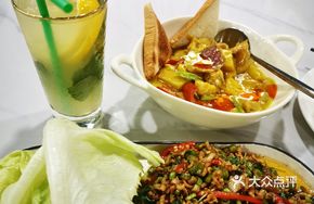 Basil Leaf Stir-Fried with Minced Meat