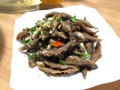 炸小鱼-领鲜土菜馆