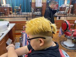 -海文先生国潮烫染男士理发馆