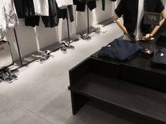 -URBAN REVIVO(七宝领展广场店)