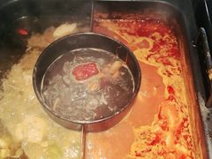 -老牌坊云南鱼豆花火锅(哈西万达店)