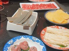 -宽板凳老灶火锅(台湾街店)