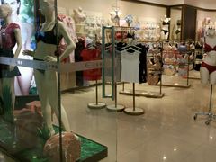 -Embry Form(上海久光中心店)