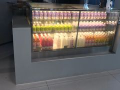 面包甜点陈列柜-喜茶(上海北外滩来福士店)
