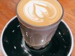Flat&nbsp;white-black rainbow coffee