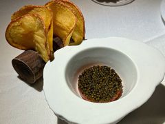 鱼子酱佐黄油土豆片-Le Bistrot de Racine