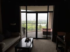 -深圳隐秀山居酒店