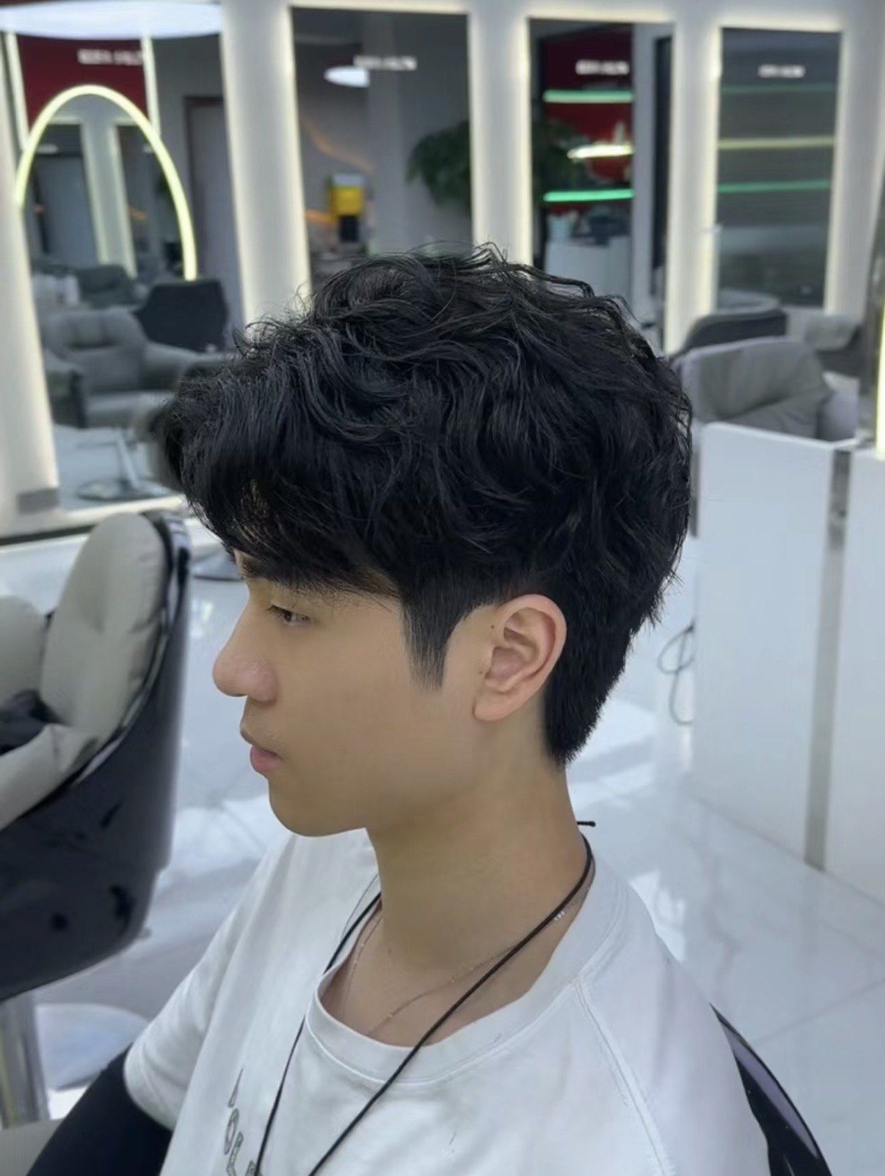 男士中分纹理烫