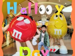 -m豆巧克力世界(上海世茂广场店)