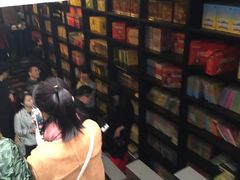 -钟书阁(松江泰晤士小镇店)