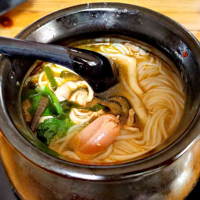 云南特色罐罐米线-"吃一碗云南米线才不虚此行啊!路过这家,被.