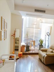 -宥莉·ULLY 痘敏肌•科技皮肤管理中心