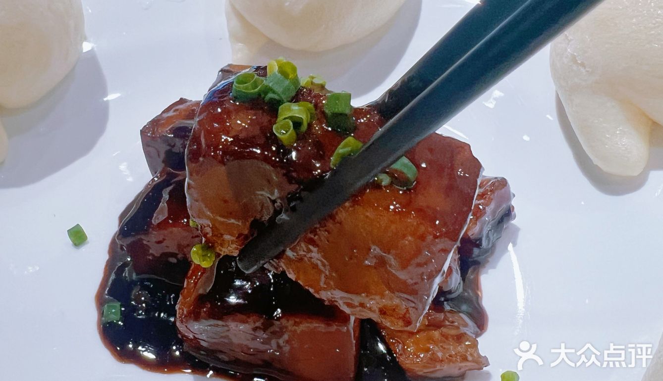不想多说，但东坡肉配馒头真的绝绝子！
