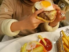 -龙虾酒吧扒房(宁波香格里拉店)