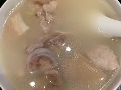 -爱的果实月嫂育婴师(世纪东方店)