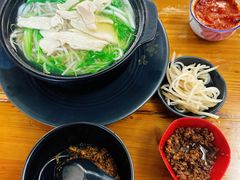 -丽虹云南过桥米线(兴工街店)