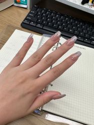 -UGIRL有个美甲