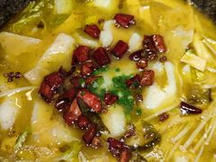 -渝是乎酸菜鱼(龙旗购物中心店)