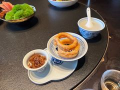 豆汁儿焦圈-四季民福烤鸭店(外滩外白渡桥店)