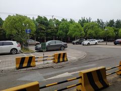 -房地产交易中心-停车场