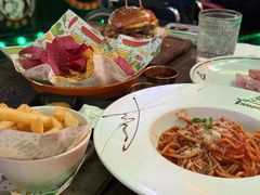 -Famous肥猫墨西哥音乐餐吧(五棵松华熙LIVE店)