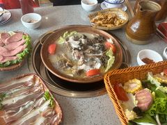 -阿婆情腊排骨火锅(金虹路店)