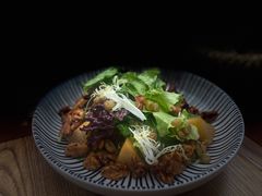 烤菠萝色拉-Golden Lily河内巴黎法越料理餐厅(建国西路店)