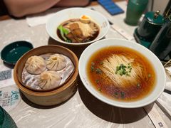 蟹粉汤包-松鹤面馆·古法焖肉面(观前店)
